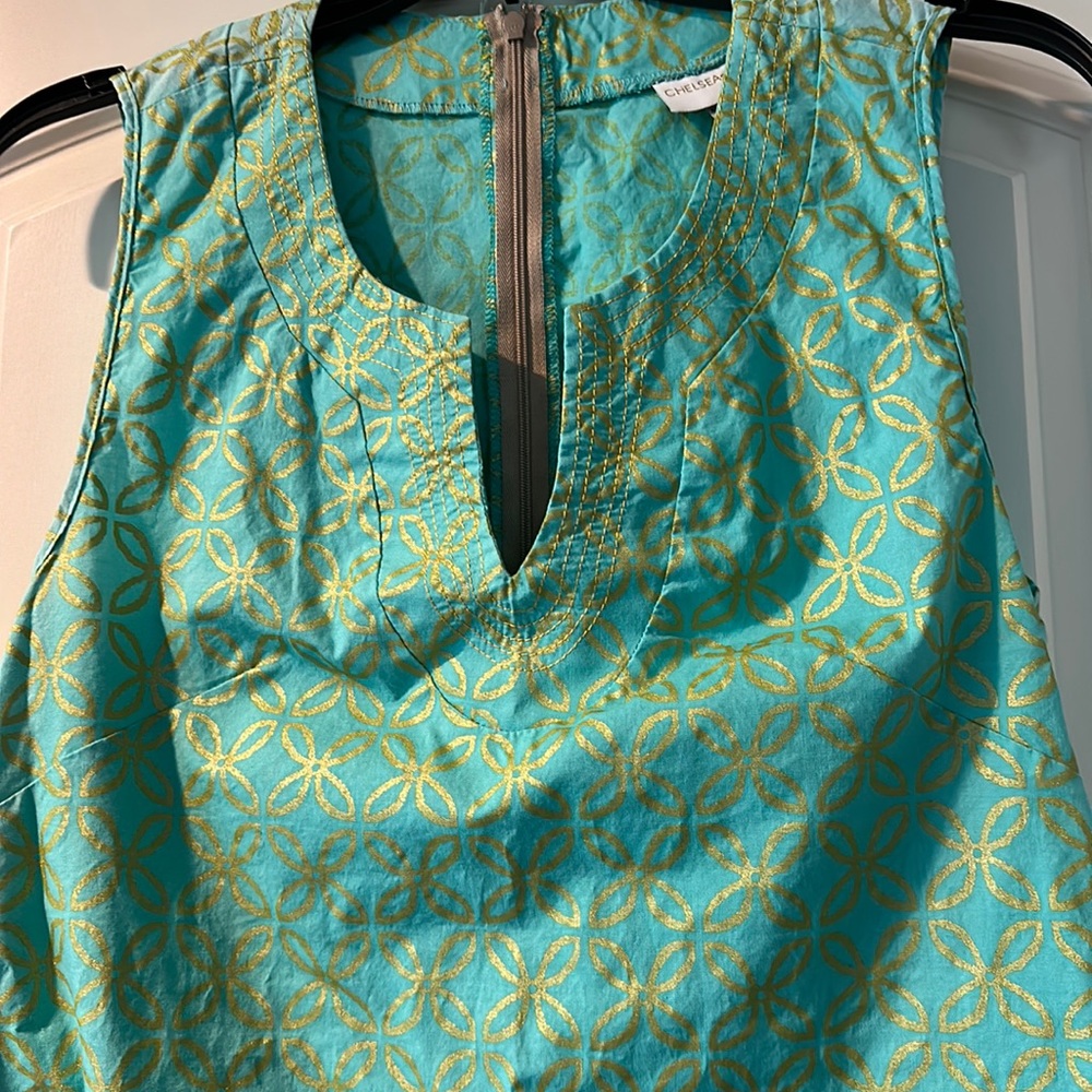 Chelsea and Gunn dress size large